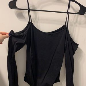 Sugarlip black cold shoulder bodysuit m/l